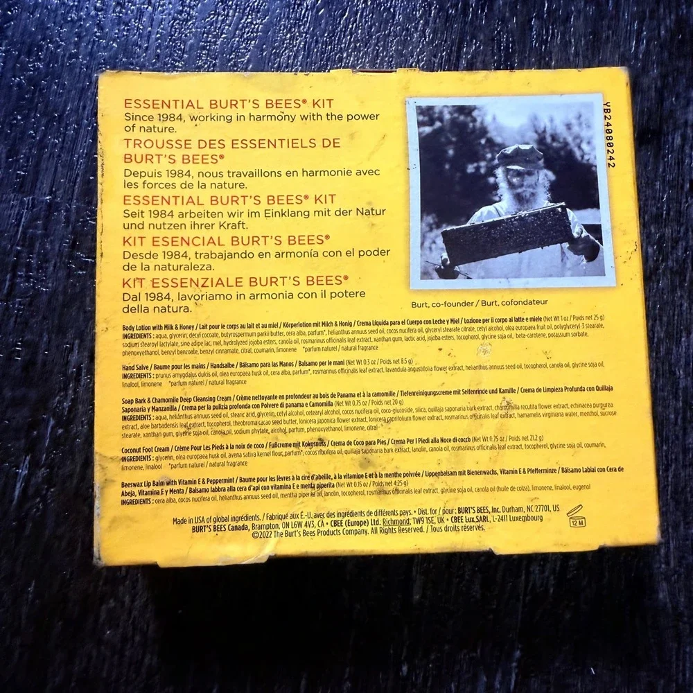 Burt's Bees Essential Kit Unisex OS Yellow 5pc Skincare Gift Set Travel Size New